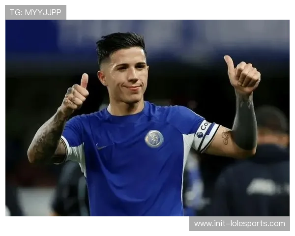 切尔西主帅马雷斯卡因过度庆祝被罚出场引发赛场巨大争议 切尔西主帅马雷斯卡因过度庆祝被罚出场引发赛场巨大争议